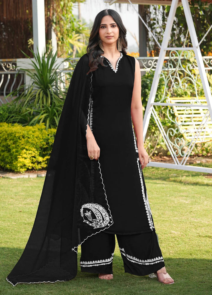 Black Hand Embroidery Modal Silk Straight Suit