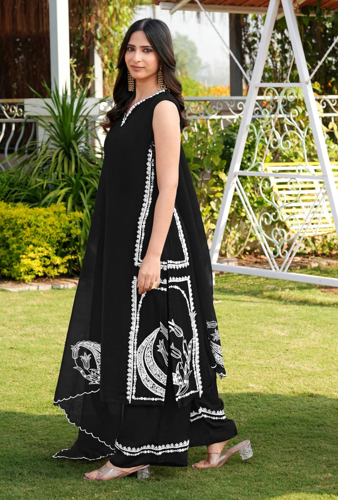 Black Hand Embroidery Modal Silk Straight Suit